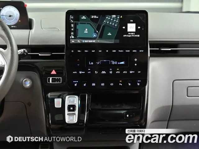 Hyundai Staria 2024 thumb 5