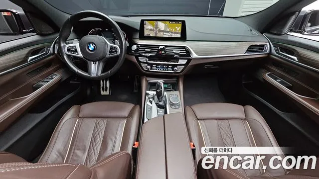BMW 6 серии Gran Turismo 2020 thumb 9