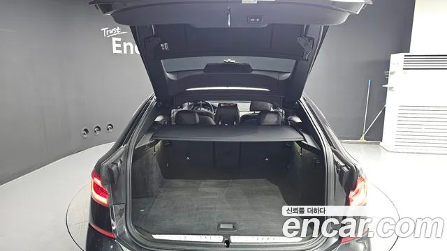 BMW 6 серии Gran Turismo 2020 thumb 2