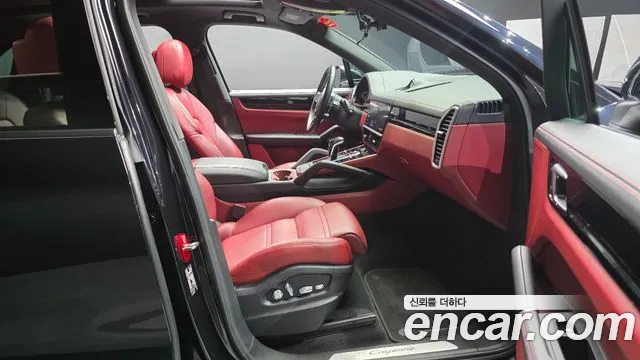 Porsche Cayenne 2019 thumb 12