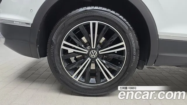 Volkswagen Tiguan 2023 thumb 4