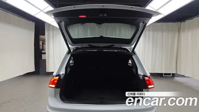 Volkswagen Tiguan 2023 thumb 6
