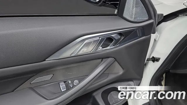 BMW M4 2023 thumb 5