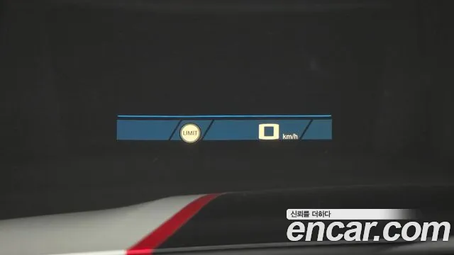 BMW M4 2023 thumb 2