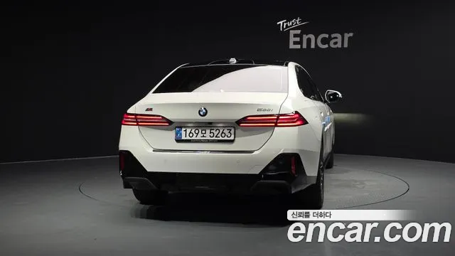 BMW 5 серии 2025 thumb 8