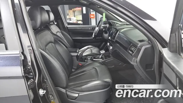 KGM Rexton 2019 thumb 10