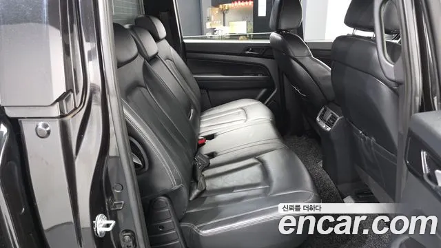 KGM Rexton 2019 thumb 11