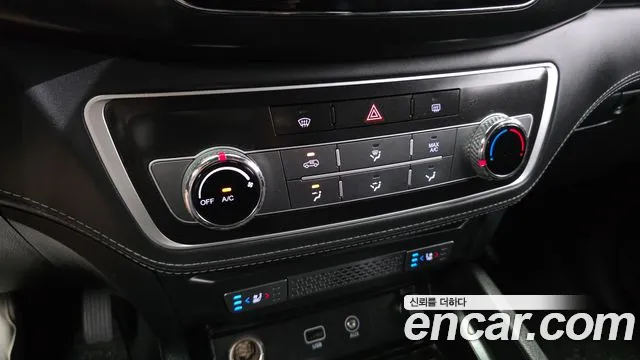 KGM Rexton 2019 thumb 8