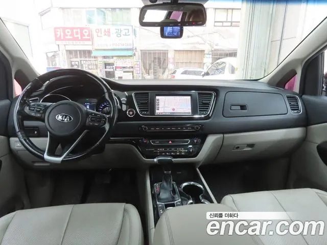Kia Carnival 2018 thumb 9