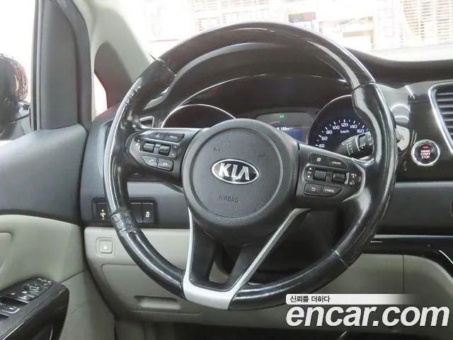 Kia Carnival 2018 thumb 7