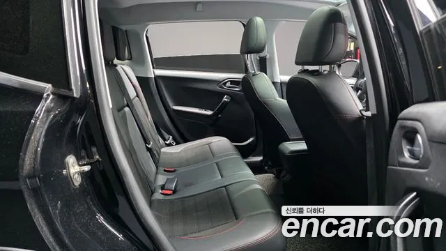 Peugeot 2008 2019 thumb 8