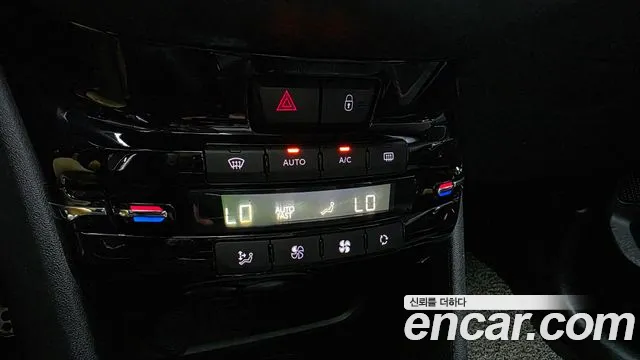 Peugeot 2008 2019 thumb 12