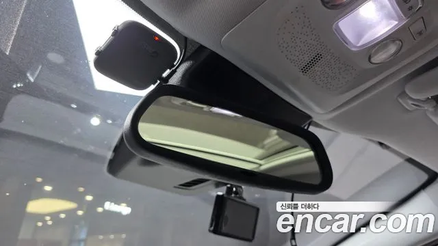 Peugeot 2008 2019 thumb 2