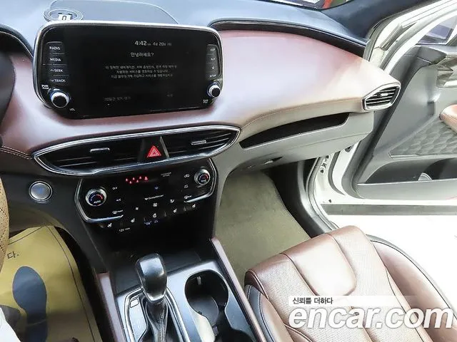 Hyundai Santa Fe 2018 thumb 11