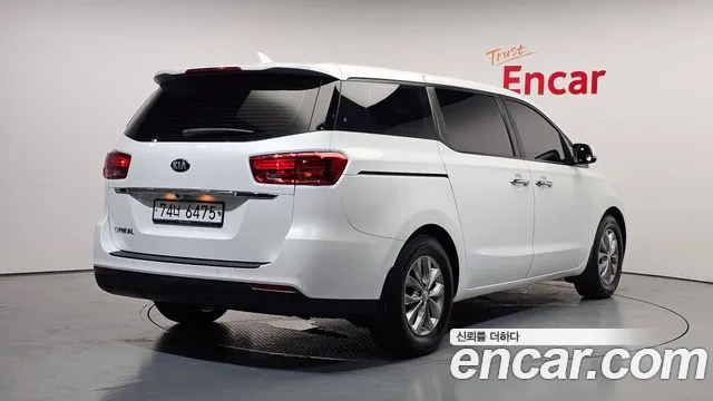 Kia Carnival 2019 thumb 5