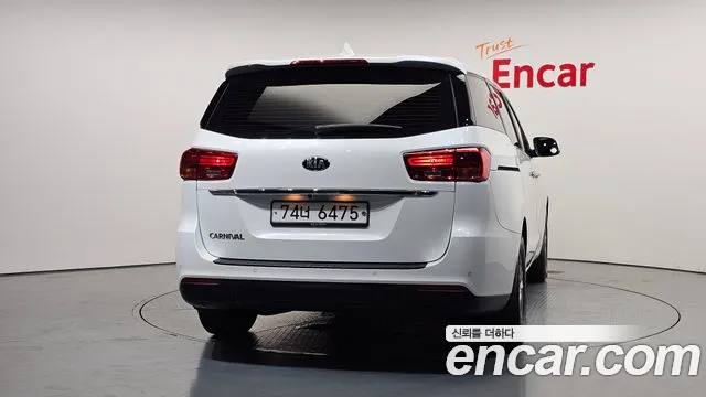 Kia Carnival 2019 thumb 7