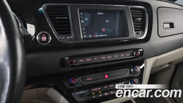 Kia Carnival 2019 thumb 10