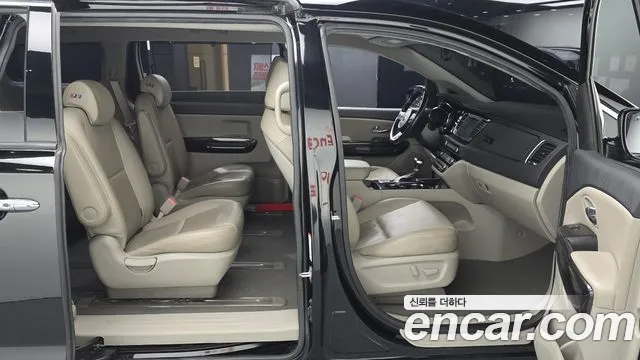 Kia Carnival 2019 thumb 5