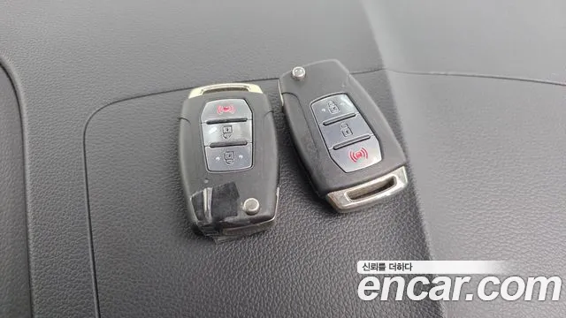 KGM TIBOLI 2018 thumb 10