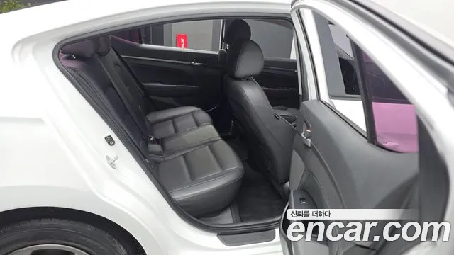 Hyundai AD 2016 thumb 9
