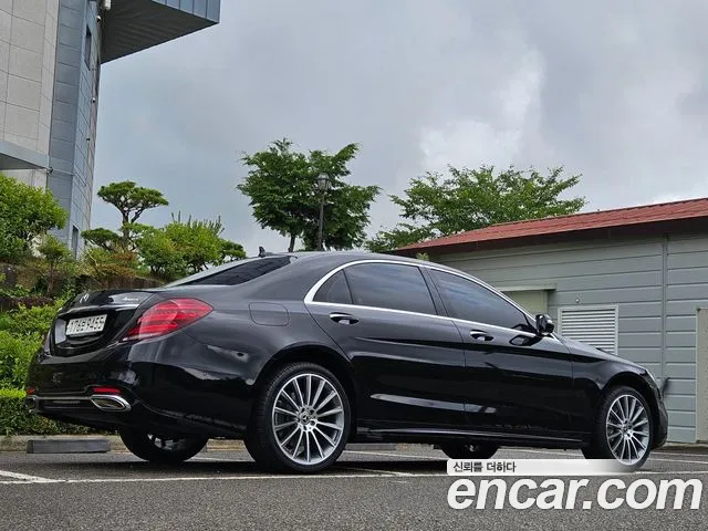 Mercedes-Benz S-Class 2018 thumb 11