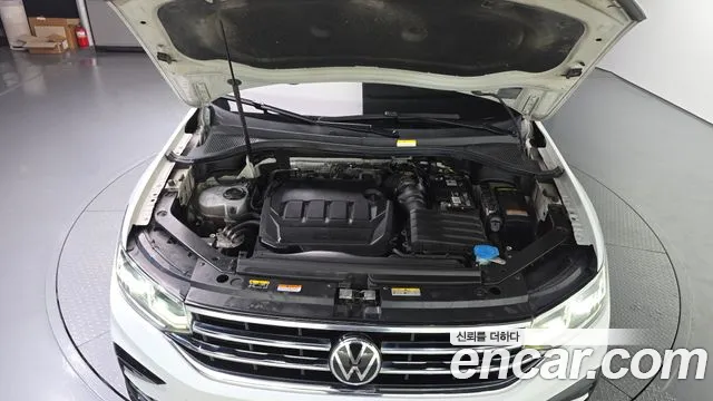Volkswagen Tiguan 2021 thumb 2