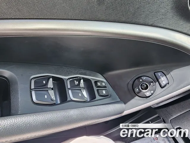 Hyundai Santafe 2015 thumb 10
