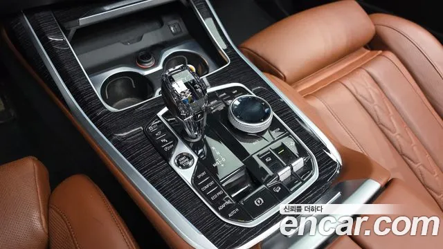 BMW X7 2021 thumb 4