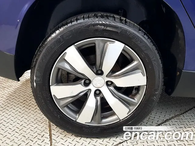 Peugeot 2008 2015 thumb 4
