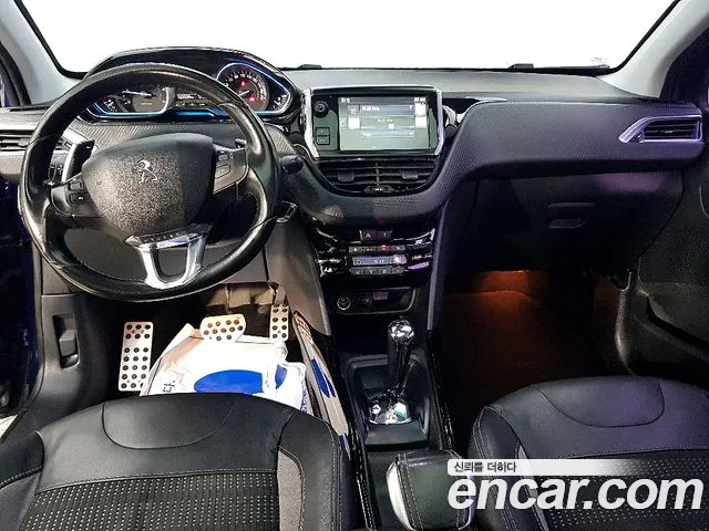 Peugeot 2008 2015 thumb 10