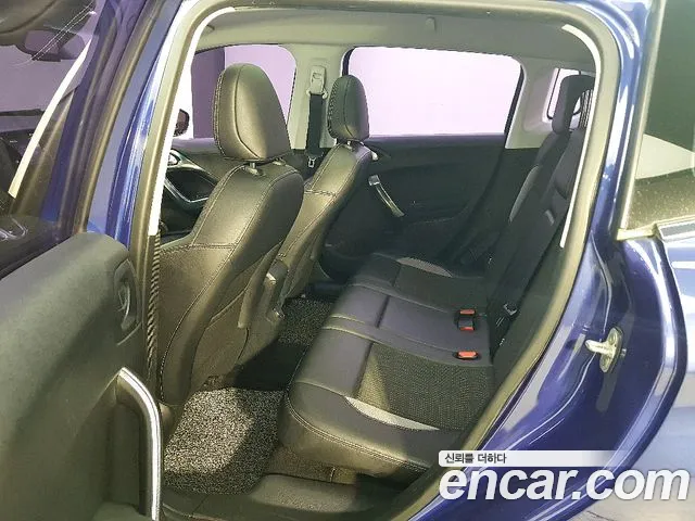Peugeot 2008 2015 thumb 7