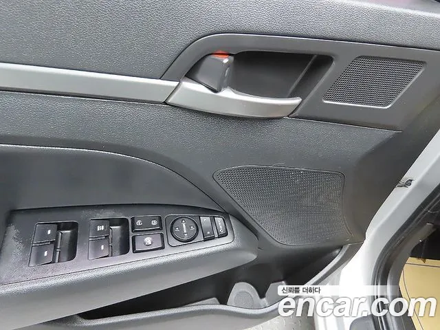 Hyundai Avante 2016 thumb 8