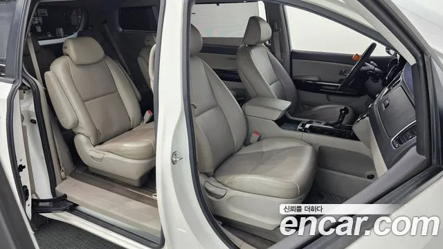 Kia Carnival 2016 thumb 6