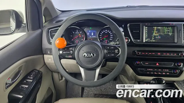 Kia Carnival 2016 thumb 8