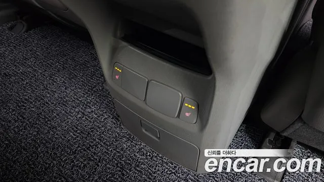 Kia Carnival 2016 thumb 9