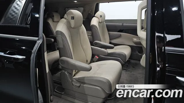 Kia Carnival 2024 thumb 4