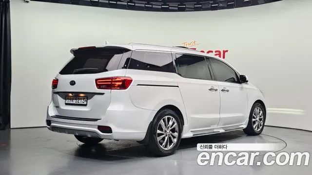 Kia Carnival 2019 thumb 5