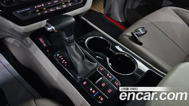 Kia Carnival 2019 thumb 8