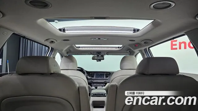 Kia Carnival 2019 thumb 10