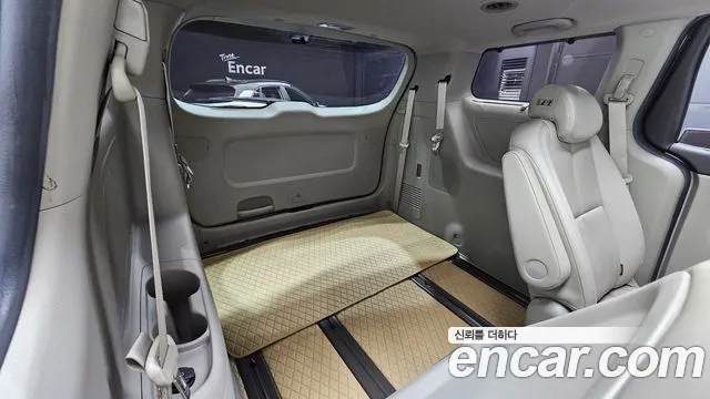 Kia Carnival 2019 thumb 3