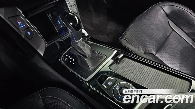 Hyundai i40 2012 thumb 10
