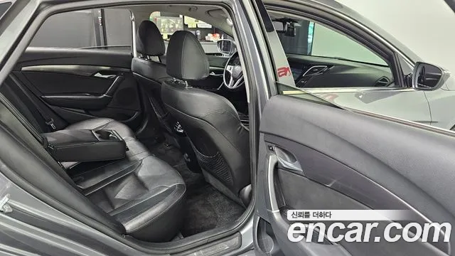 Hyundai i40 2012 thumb 2