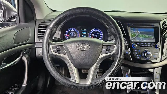 Hyundai i40 2012 thumb 9