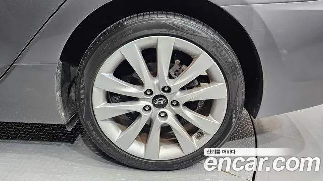Hyundai i40 2012 thumb 3