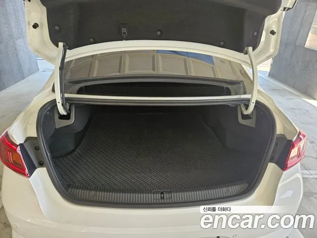 Renault SM6 2017 thumb 12