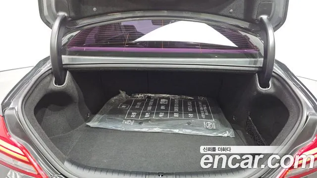 Genesis G70 2018 thumb 10