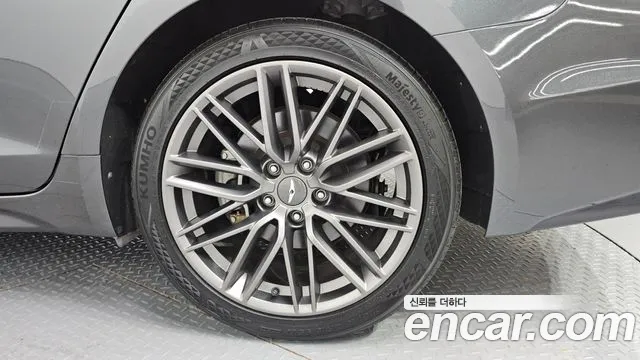 Genesis G70 2018 thumb 5