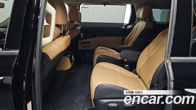 Kia Carnival 2021 thumb 10