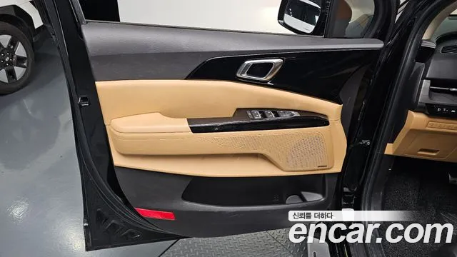 Kia Carnival 2021 thumb 3