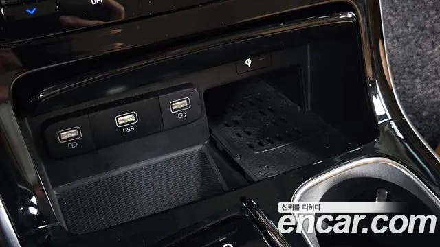 Kia Carnival 2021 thumb 8